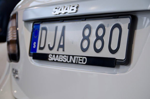 The license plate, DJA 880, of the last Saab 9-3 Griffin.